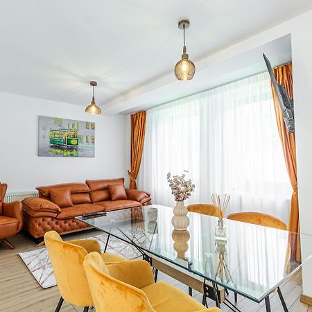 Cozy Brand New Boutique Aparthotel Брашов Екстериор снимка