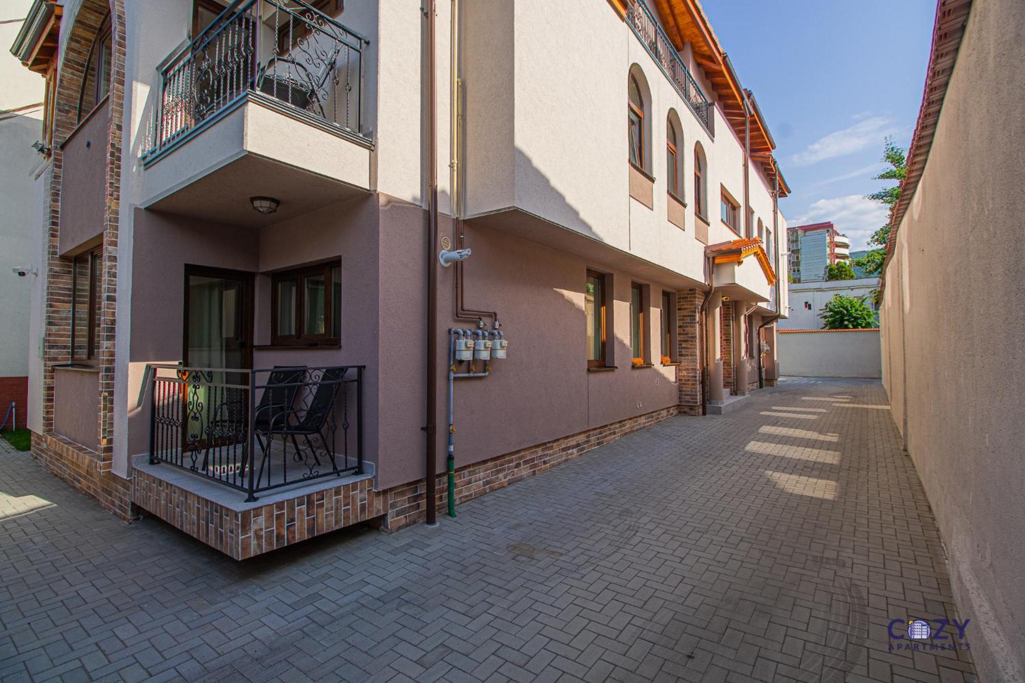 Cozy Brand New Boutique Aparthotel Брашов Екстериор снимка
