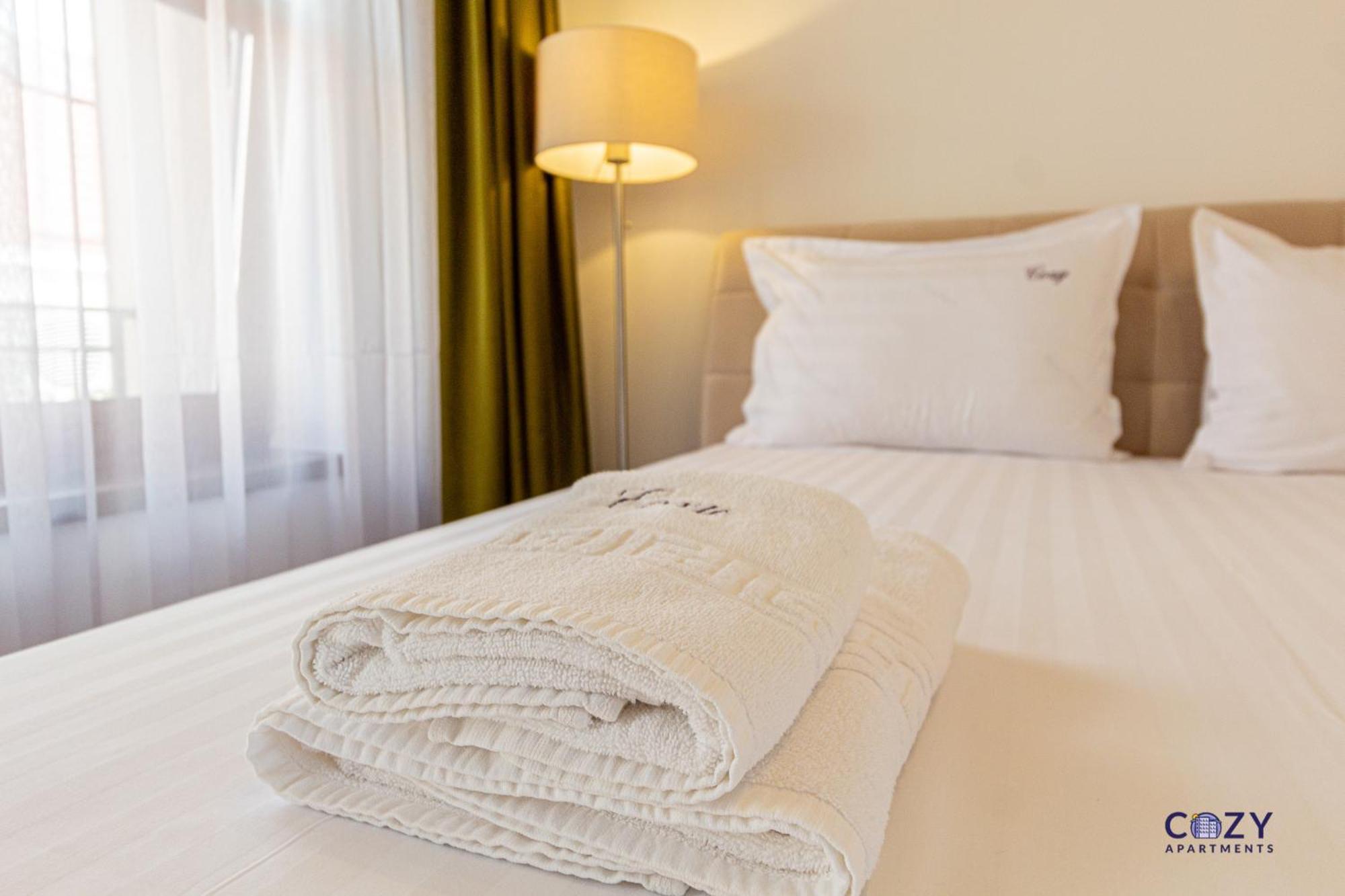 Cozy Brand New Boutique Aparthotel Брашов Екстериор снимка