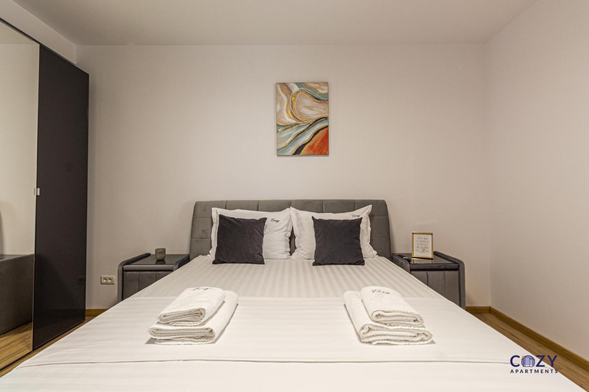 Cozy Brand New Boutique Aparthotel Брашов Екстериор снимка