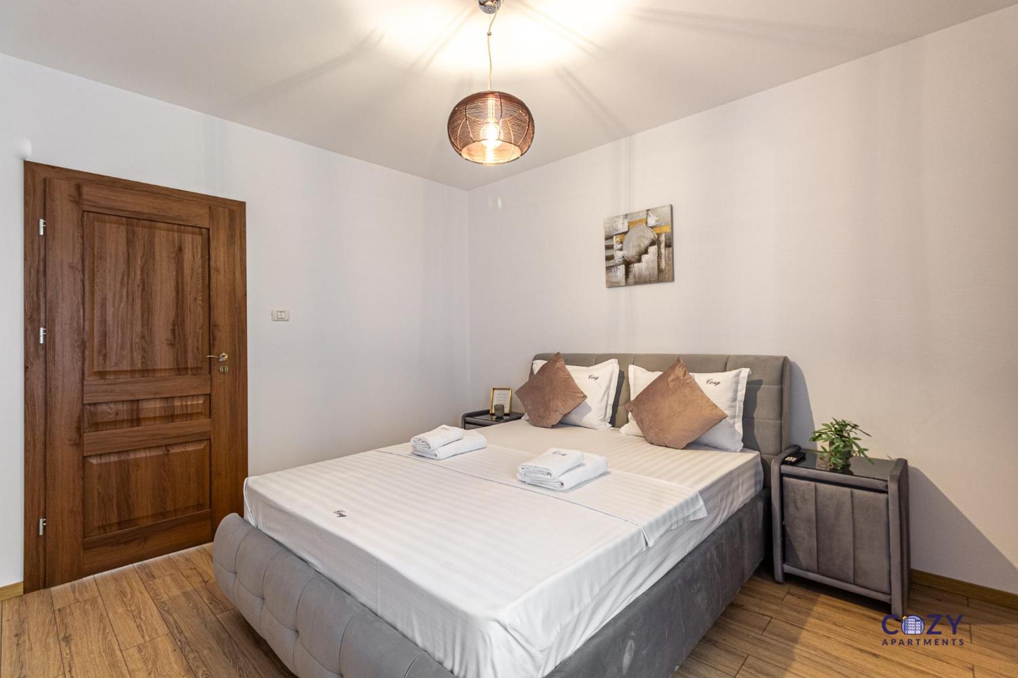 Cozy Brand New Boutique Aparthotel Брашов Екстериор снимка